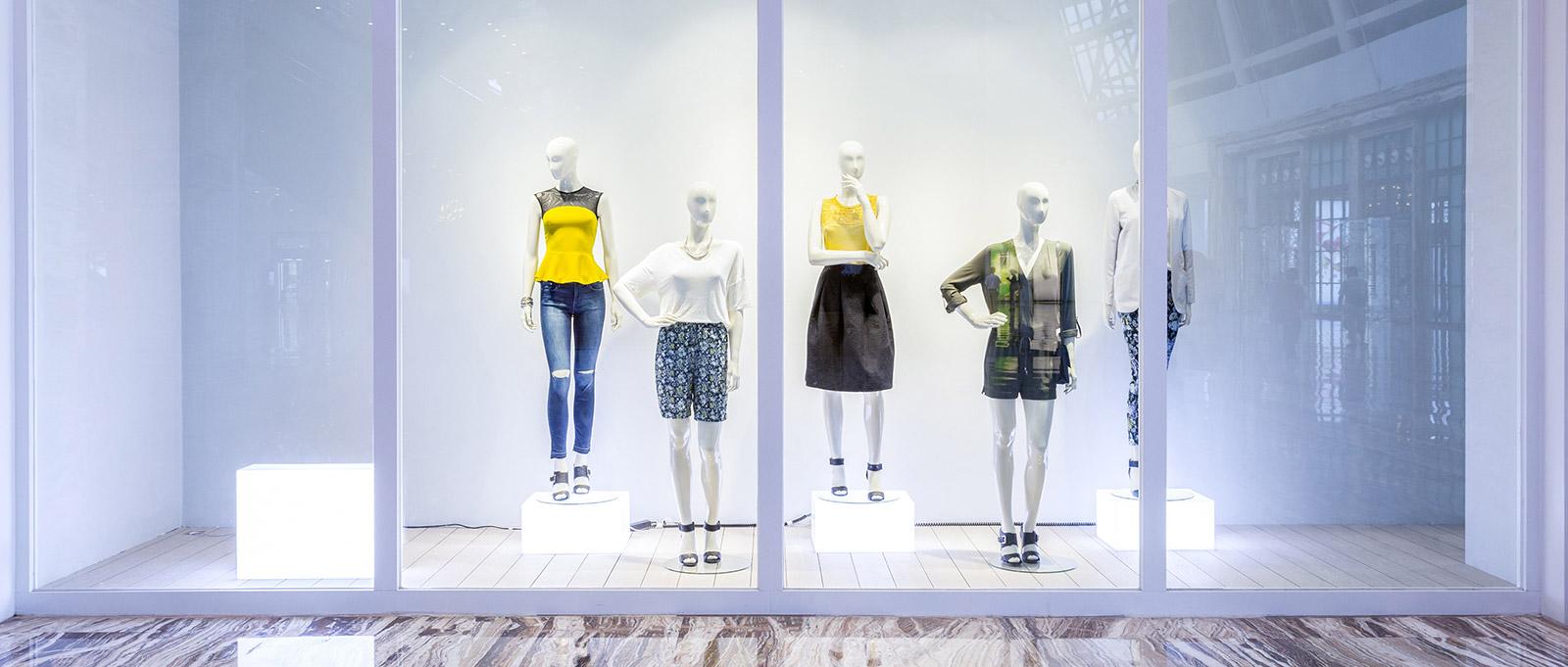 Row of fashion models