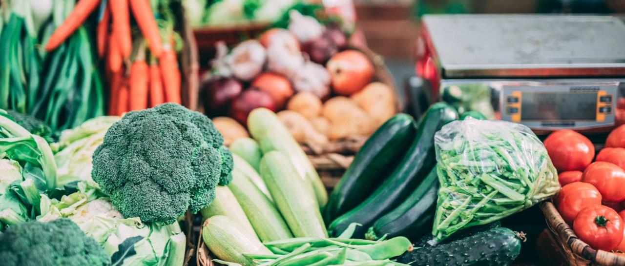 How to eat healthily on a tight budget