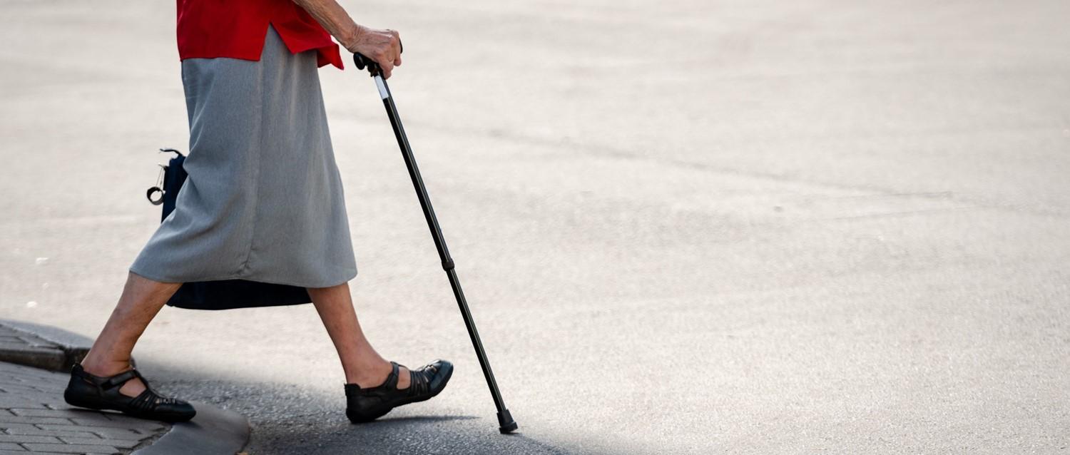 Can physiotherapy prevent falls in older people?