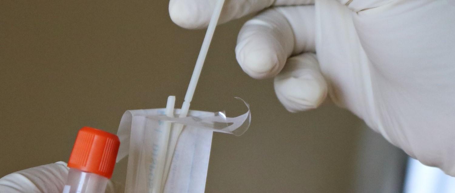 COVID-19: When should you do a lateral flow test and when should you do a PCR?