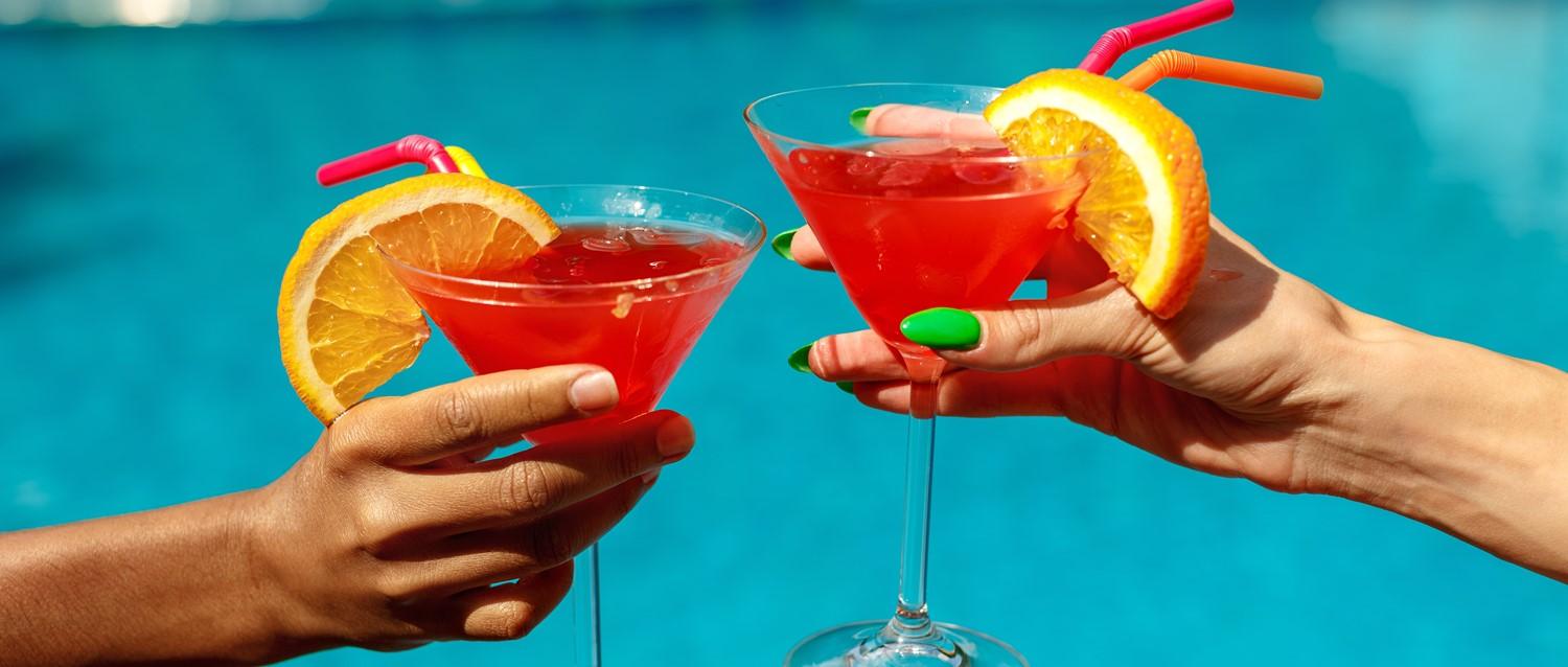 Drinking in the sun: a dangerous cocktail